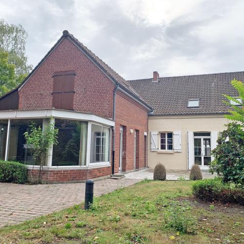 Maison de campagne individuelle à rénover, beaux volumes ! C