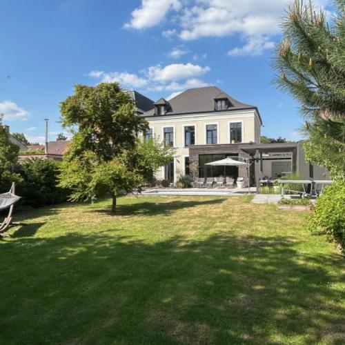 Proche des accès autoroutiers et des commodités ! Rénovation