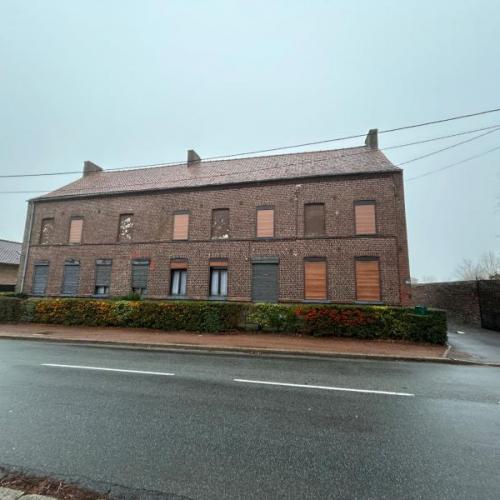 Corps de ferme individuelle comprenant : bâtisse principale 