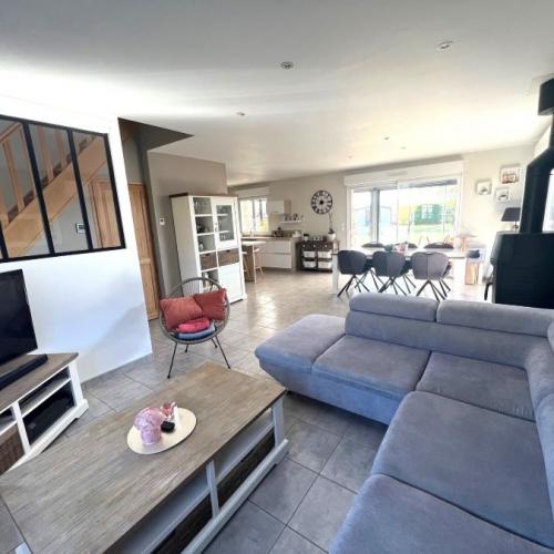 Pavillon individuel de 2014 d'une superficie de 130m2 enviro