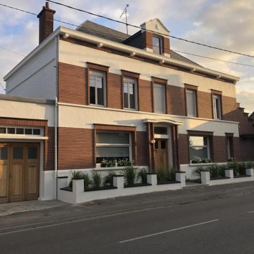 Maison de style bourgeoise double distribution développant 2