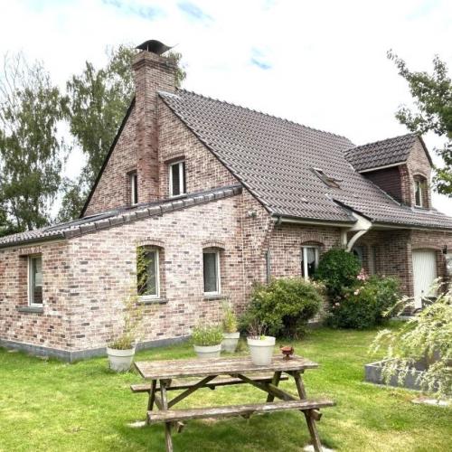 Pavillon individuel de 2000 développant 165m2 de superficie 