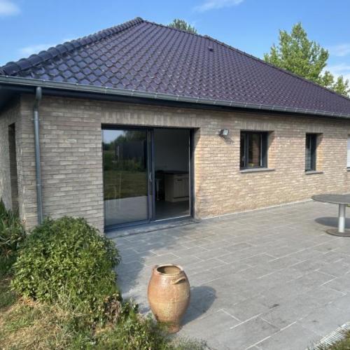 Plain-pied individuel achevé en 2014 développant 110,85m2 et