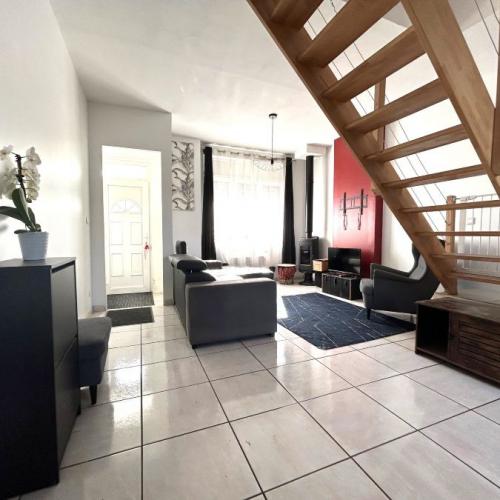 Maison de ville mitoyenne des années 30 développant 73,38m2 