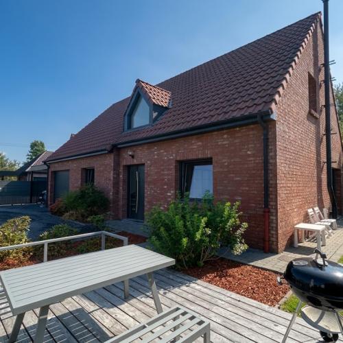 Pavillon individuel semi plain-pied de 2017 développant 142,