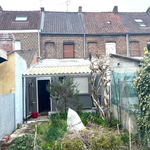Maison 1930 centre ville, mitoyenne développant 80,37m2 et b
