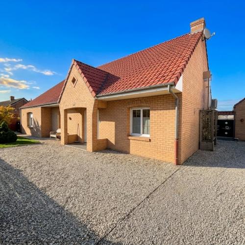 Pavillon individuel de plain-pied développant 144m2 et bâti 