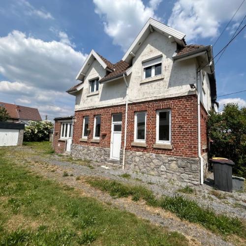 Maison semi individuelle des années 20 bâtie sur 352 m2 de t