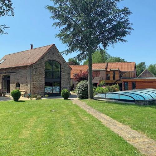 Corps de ferme entièrement rénovée avec matériaux de qualité