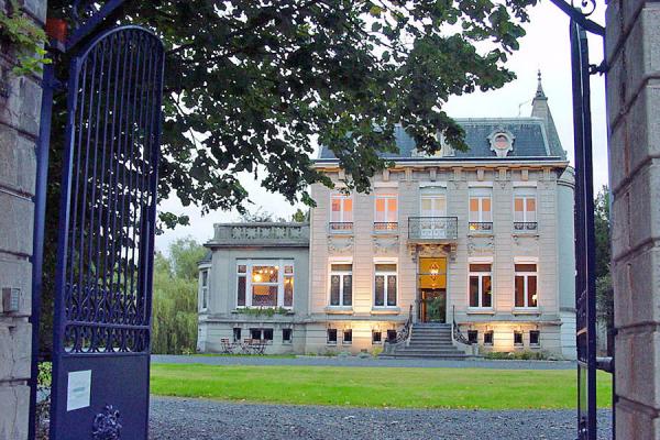 Magnifique Château de 1840 idéalement situé ! 
