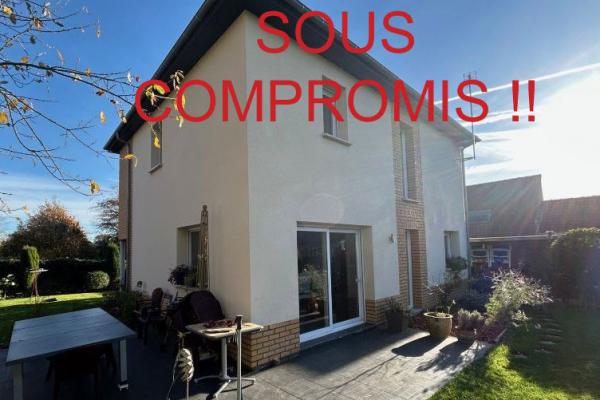 Pavillon individuel R+1 de 2012 développant 115m2 et bâti su