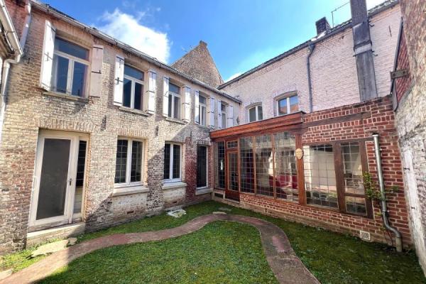 Beaucoup de charme et de cachet pour cette maison de ville d