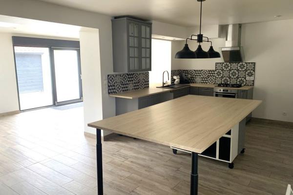 Maison de village entièrement rénovée secteur prisé, 139m2 h
