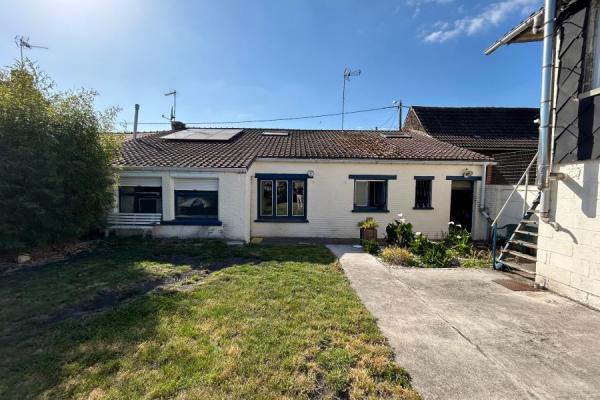 Maison mitoyenne plain-pied secteur proche accès autoroute, 