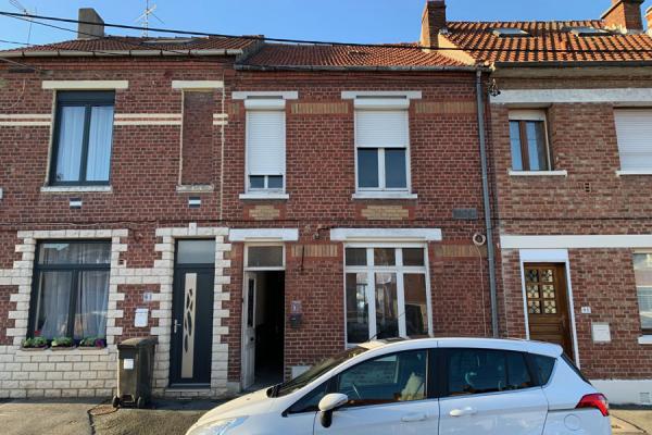 Maison 1930 à rénover, beau potentiel !!! 