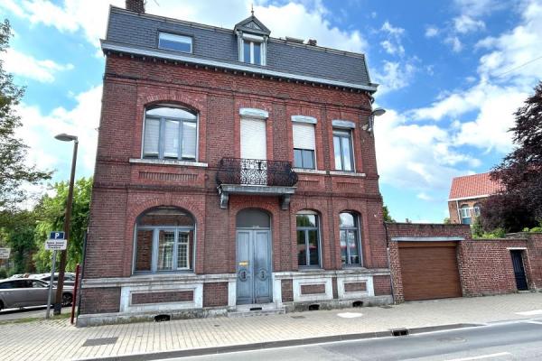 Bourgeoise Hyper centre !! Très beau volumes ! Bon état géné