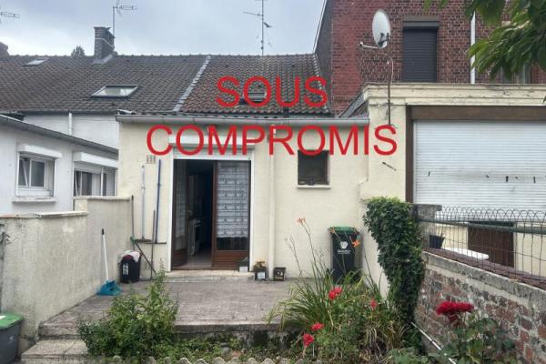 Maison de ville mitoyenne de 72,75m2 bâtie sur 183m2 de terr