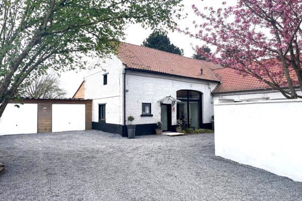 Grange aménagée avec gout semi individuelle d'une superficie