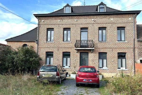 Maison de style Bourgeoise entièrement rénovée située au coe