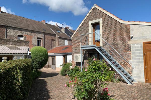 Proche centre ville, beau potentiel pour cette maison des an