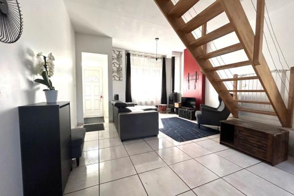 Maison de ville mitoyenne des années 30 développant 73,38m2 