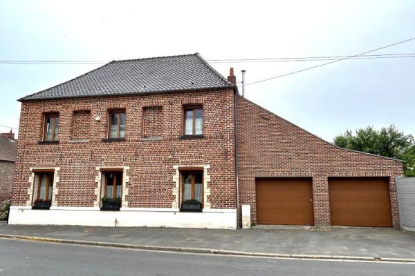 Maison de campagne individuelle de 156m2 bâtie sur une parce