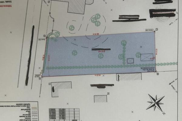 Terrain en zone constructible de 815m2 situé proche accès au
