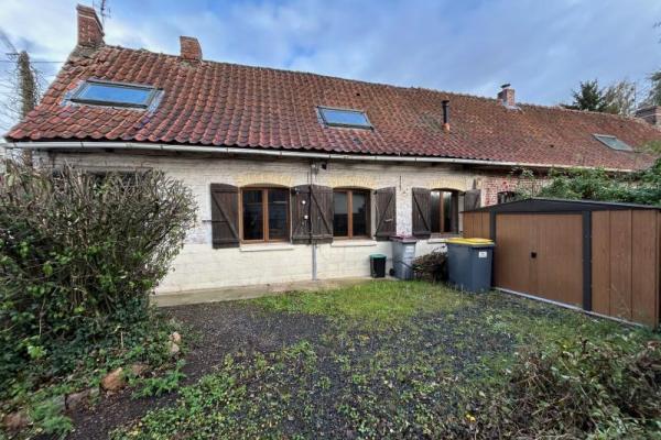 Fermette en L à rénover complétement développant 152m2 et bâ