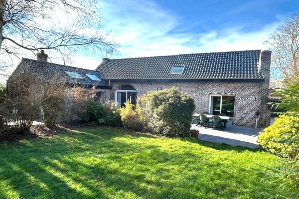 Fermette en L individuelle de 212m2 bâti sur une parcelle de