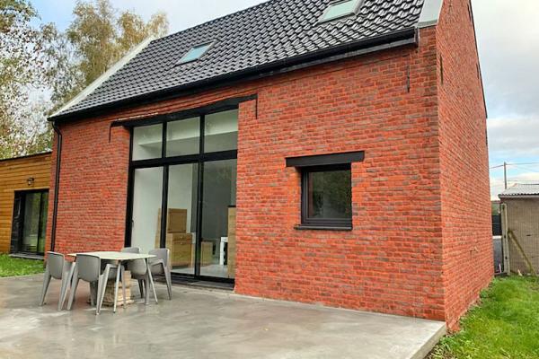 Grange rénovée en semi-plain-pied, matériaux de qualité, bea