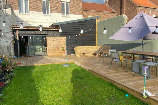 Porche des accès, maison rénovée avec charme et cachet !! 