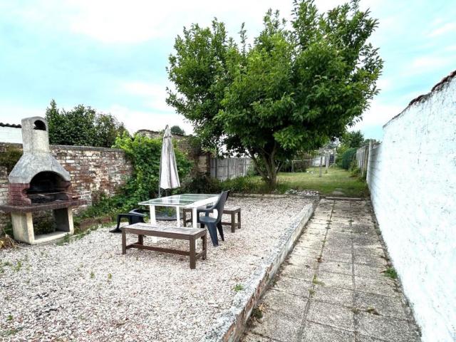 Maison 1930 semi individuelle développant 119m2 et bâtie sur