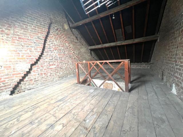 Maison 1930 centre ville, mitoyenne développant 80,37m2 et b