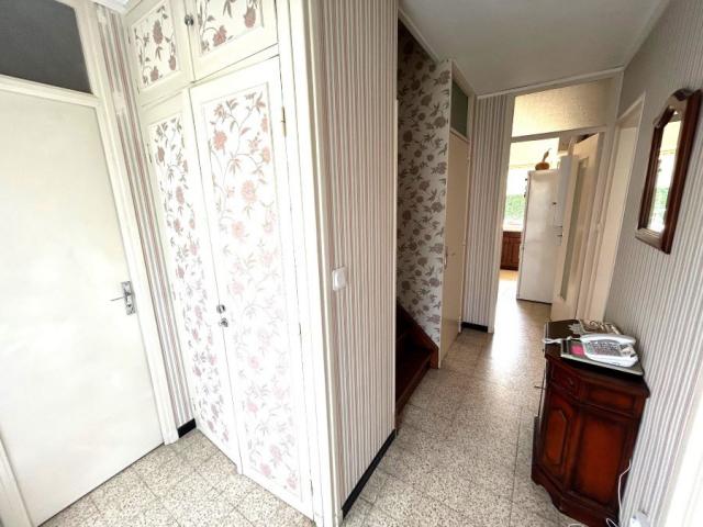 Maison achevée en 79, hyper centre tout en étant au calme, 8