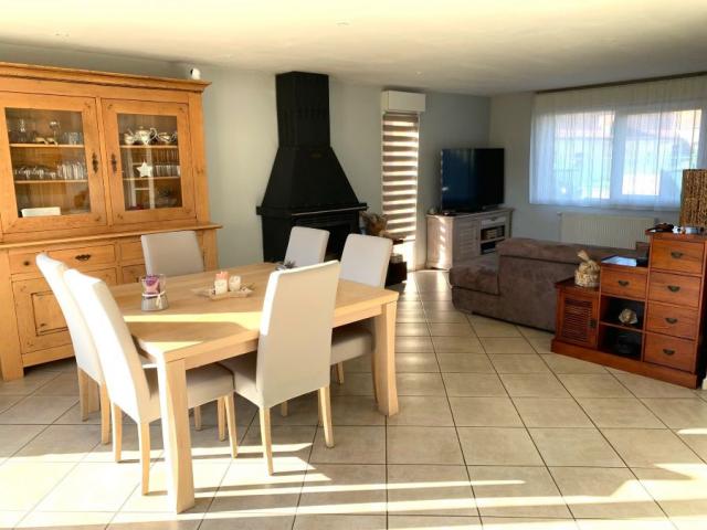 Pavillon individuel de 2002 de 160m2 en parfait état bâti su