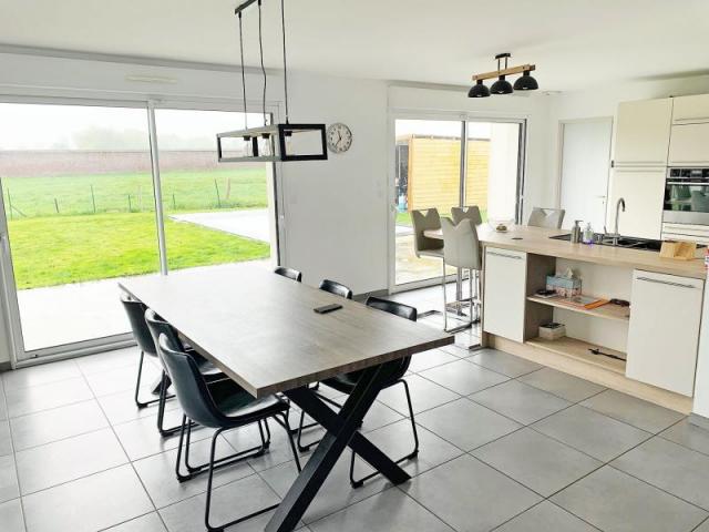 Pavillon individuel semi-plain-pied de 2015 avec piscine, vu