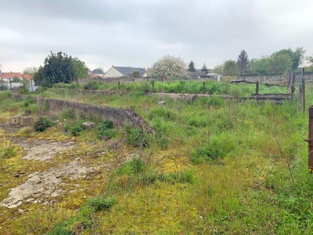 Belle grange , très beaux volumes, beau potentiel !! 