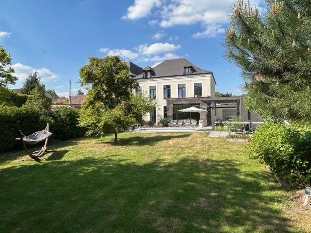 Proche des accès autoroutiers et des commodités ! Rénovation