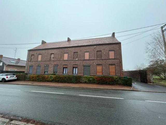 Corps de ferme individuelle comprenant : bâtisse principale 