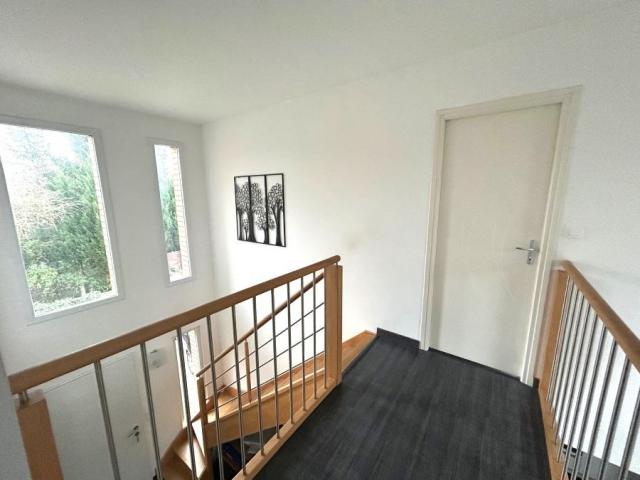 Pavillon individuel R+1 de 2012 développant 115m2 et bâti su