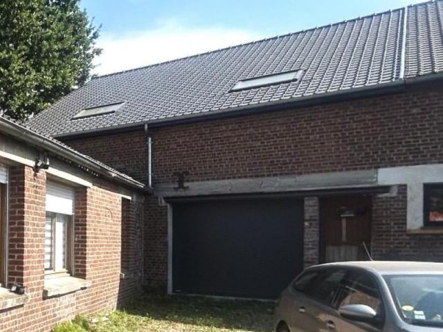 Grange à rénover développant 243m2 environ, toiture neuve ! 