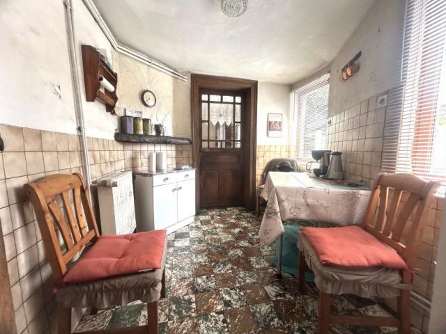 Maison de style bourgeoise, individuelle à rénover, développ