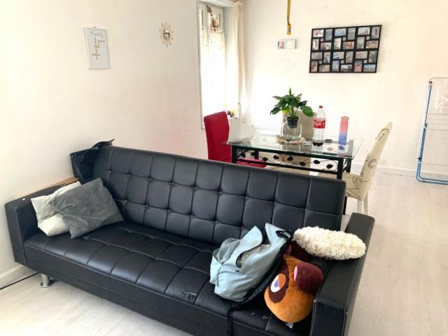 Beaux volumes pour cette 1930 double avec garage bâtie sur u