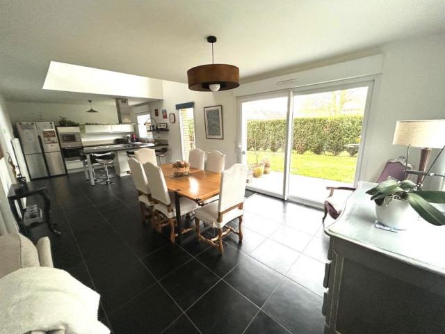 Pavillon individuel R+1 de 2012 développant 115m2 et bâti su