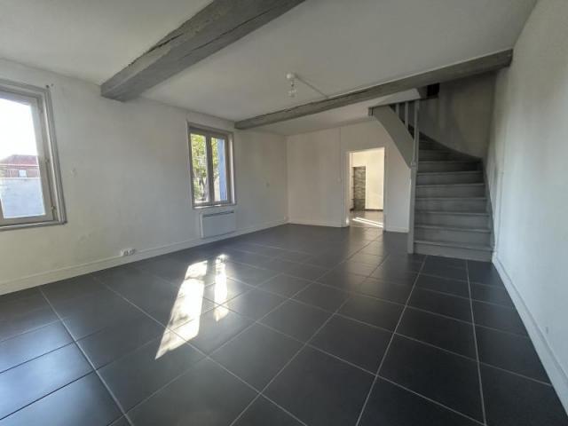 Longère semi individuelle développant 82,26m2 et bâtie sur 2