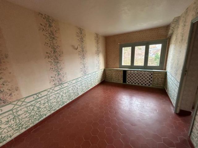 Centre ville, immeuble à usage mixte développant plus de 257