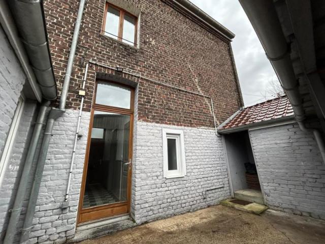 Maison 1930 individuel très bon état développant 80m2 et bât