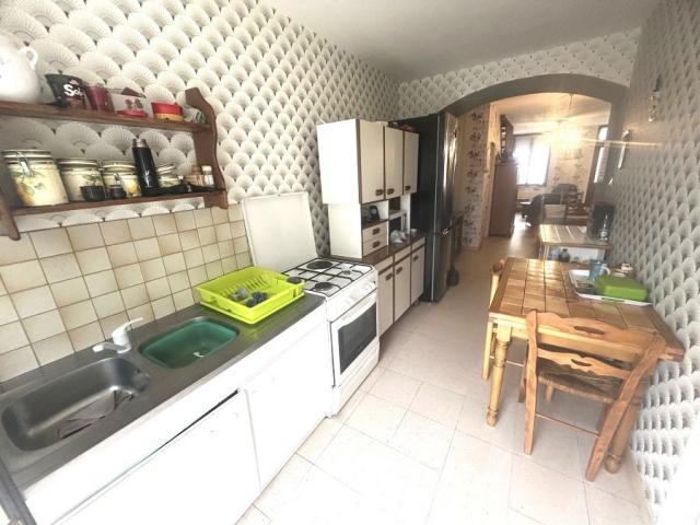 Maison de ville mitoyenne de 72,75m2 bâtie sur 183m2 de terr