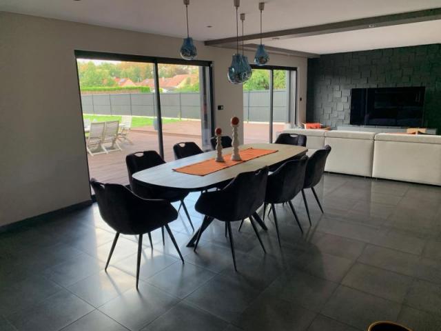 Pavillon contemporain de 218m2 situé en belle campagne amand