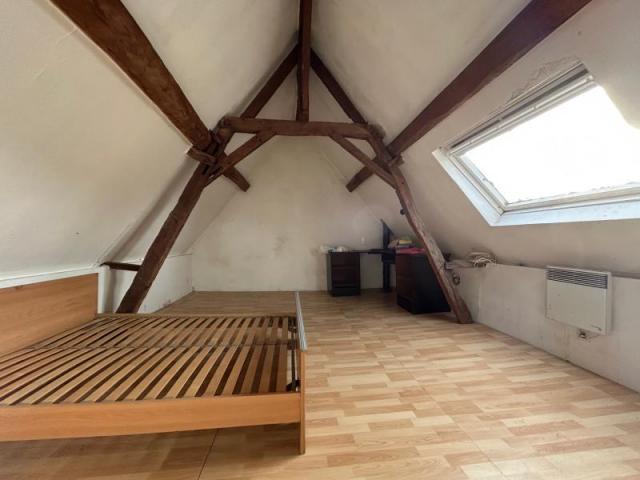 Fermette en L à rénover complétement développant 152m2 et bâ